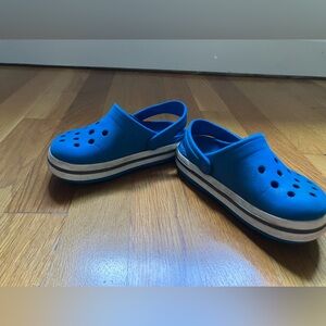 Blue kids crocs size C9 lightly worn/used